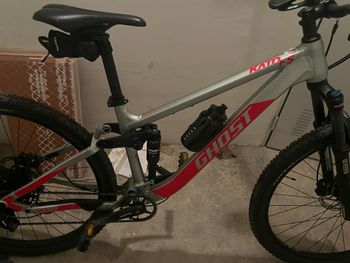 Ghost Kato FS 2022 2022 Mountainbike usato, Grigio chiaro — immagine 3 di 5