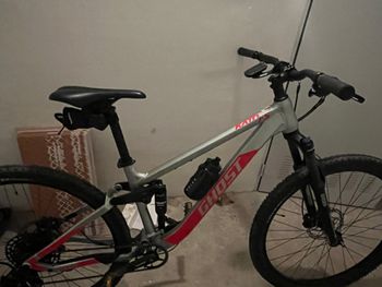 Ghost Kato FS 2022 2022 Mountainbike usato, Grigio chiaro — immagine 5 di 5