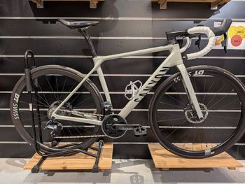 Canyon Endurace CF SL 8 Disc eTap 2022 2022 Route & Gravel d'occasion