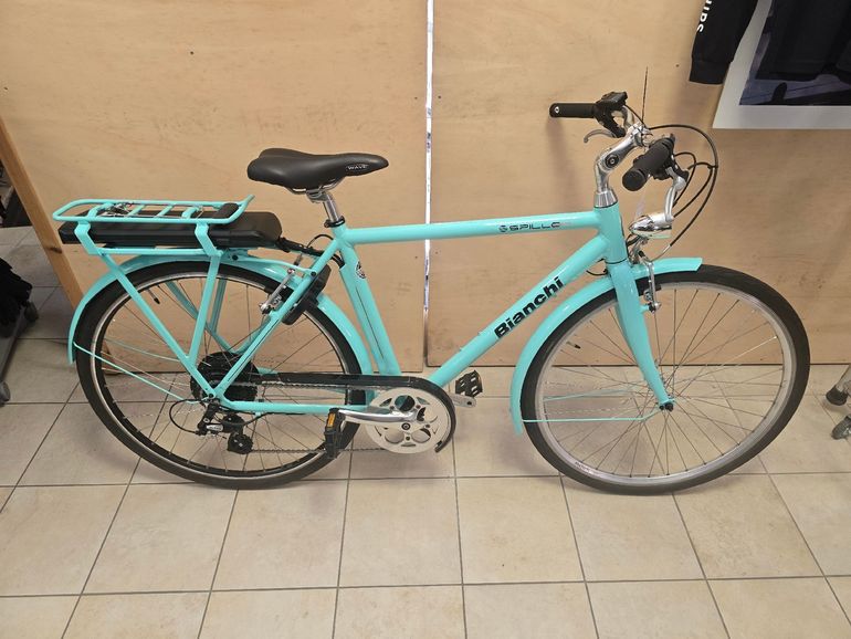Gebrauchtes Bianchi Custom Shimano Altus 2022 Urban, Grün — Bild 2 von 9