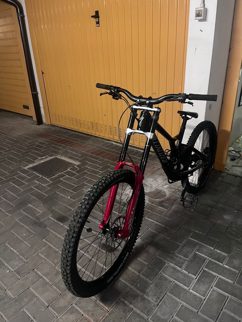 Used Specialized Demo Expert 2021 2021 Mountainbike, Black, 29, 27.5 — image 2 of 4