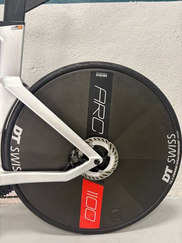 Canyon Speedmax CFR Disc Di2 2024 2024 Road & Gravel usato, Grigio chiaro — immagine 8 di 13