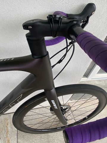 Käytetty Giant Defy Advanced Pro 2 2020 2020 Road & Gravel — kuva 2 / 6