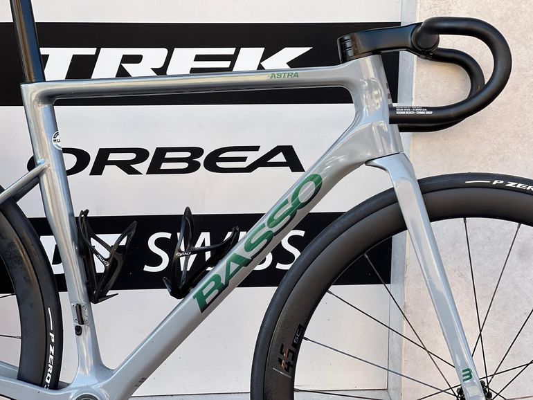 Basso Astra Frameset 2025 2025 Road & Gravel usato, Grigio chiaro — immagine 11 di 12
