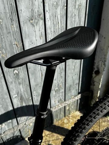 Použité Specialized Stumpjumper Comp 2023 2023 Mountainbike — obrázek 15 z 19