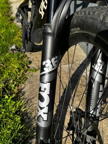 Použité Specialized Stumpjumper Comp 2023 2023 Mountainbike — obrázek 17 z 19