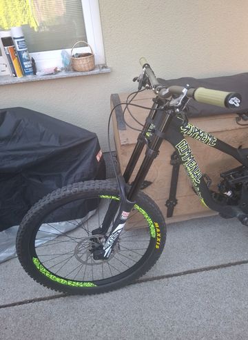 Używany Commencal Supreme Dh 2017 Mountainbike — zdjęcie 2 z 4