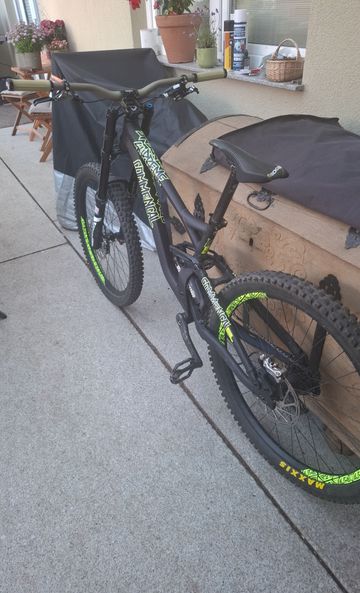 Used Commencal Supreme Dh 2017 MTB