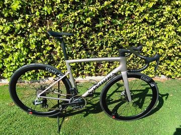 Specialized S-Works Tarmac SL8 LTD – SRAM RED AXS 2025 2025 Road & Gravel d'occasion