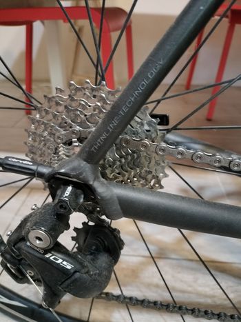 Cannondale Caad Shimano 105 2016 Road & Gravel usato, Nero — immagine 3 di 4