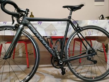 Cannondale Caad Shimano 105 2016 Road & Gravel usato, Nero — immagine 2 di 4