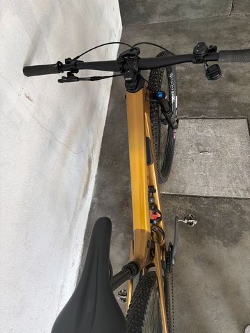 Używany Canyon Lux Trail CF 7 2024 2024 Mountainbike — zdjęcie 5 z 8