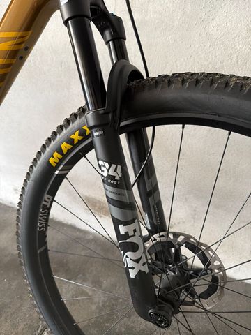 Używany Canyon Lux Trail CF 7 2024 2024 Mountainbike — zdjęcie 7 z 8