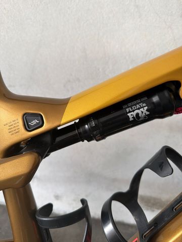 Używany Canyon Lux Trail CF 7 2024 2024 Mountainbike — zdjęcie 6 z 8