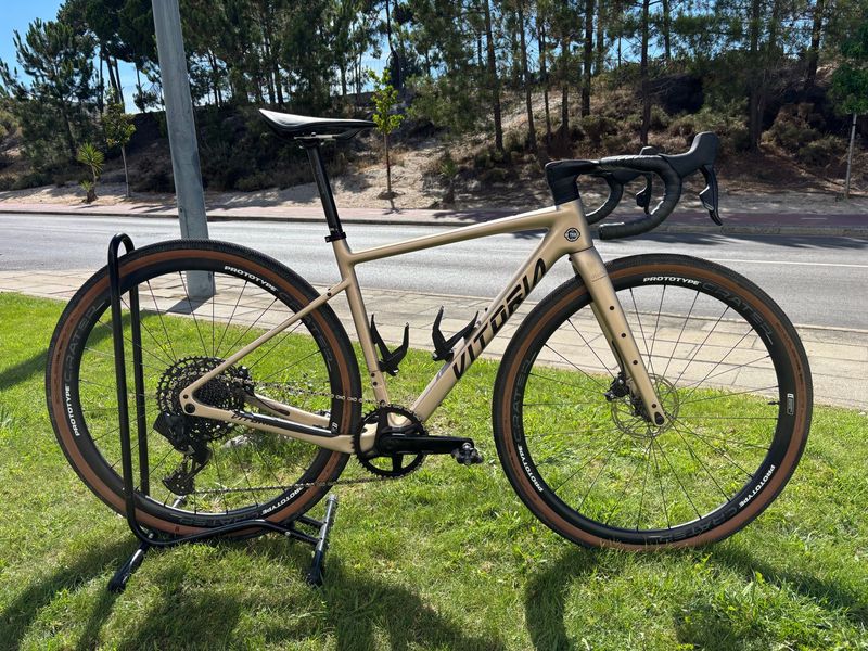 Used Vitoria Custom SRAM Rival eTap AXS 2025 Road & Gravel