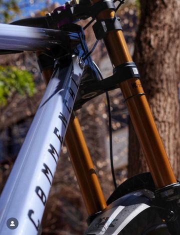 Used Commencal V5 2023 Mountainbike, Purple — image 4 of 7