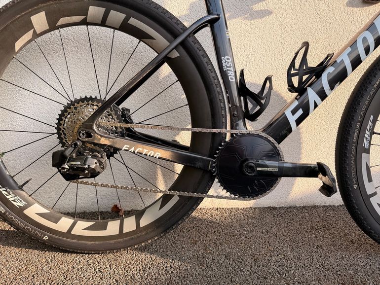 Použité Factor Ostro SRAM Force eTap AXS 2024 Road & Gravel — obrázek 3 z 3
