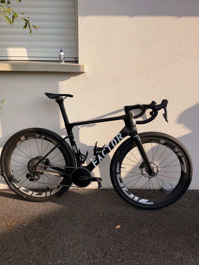 Used Factor Ostro SRAM Force eTap AXS 2024 Road & Gravel