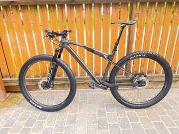 Použité Trek Supercaliber 9.8 XT 2023 2023 Mountainbike — obrázek 3 z 6