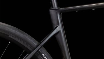 Brugt CUBE ATTAIN C:62, RACE 2025 2025 Road & Gravel — billede 3 af 8