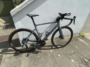 Gebrauchtes Scott Addict RC 10 2023 2023 Road & Gravel, Hellgrau — Bild 1 von 4