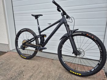 Used RAAW V1 2025 MTB