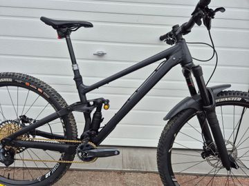 Used RAAW V1 2025 Mountainbike, Black — image 2 of 8