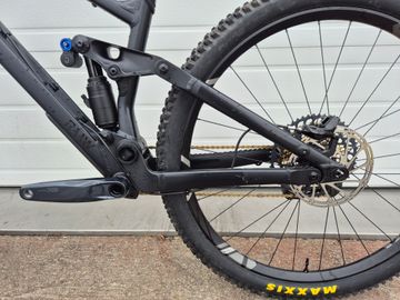 Used RAAW V1 2025 Mountainbike, Black — image 6 of 8