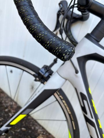 Used Scott Addict 10 2017 2017 Road & Gravel, Light Gray — image 5 of 7