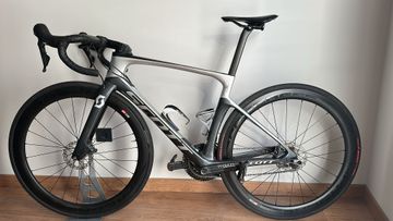 Tweedehands Scott Foil 20 disc silver/black 2019 2019 Road & Gravel — afbeelding 2 van 5
