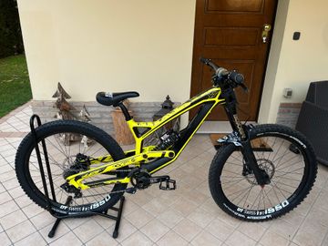 Used YT Industries Tues CF 2018 2018 Mountainbike, Black, 27.5 — image 1 of 10