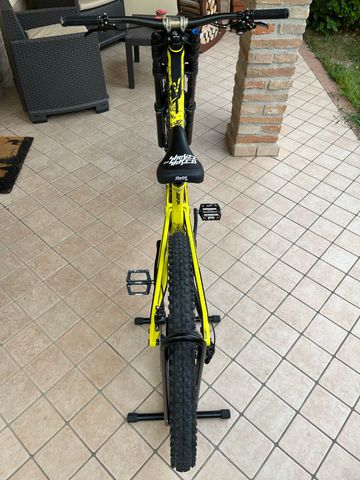 Used YT Industries Tues CF 2018 2018 Mountainbike, Black, 27.5 — image 9 of 10