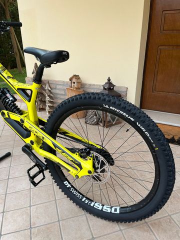 Used YT Industries Tues CF 2018 2018 Mountainbike, Black, 27.5 — image 7 of 10