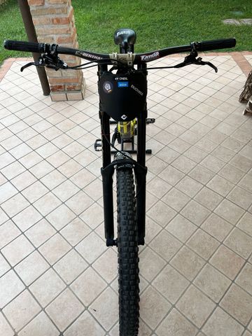 Used YT Industries Tues CF 2018 2018 Mountainbike, Black, 27.5 — image 8 of 10