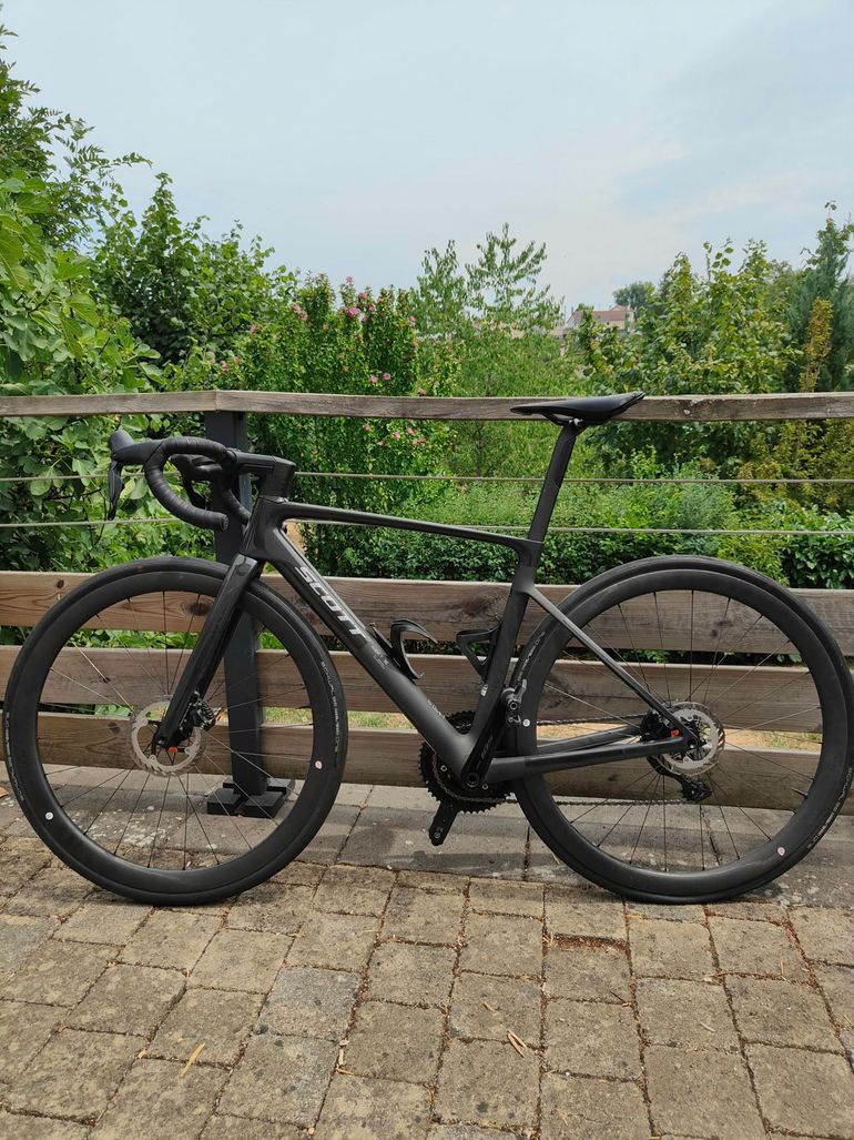 Brugt Scott Addict RC 30 2025 2025 Road & Gravel — billede 1 af 11