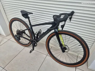 Używany Specialized Diverge Expert Carbon 2022 2022 Road & Gravel