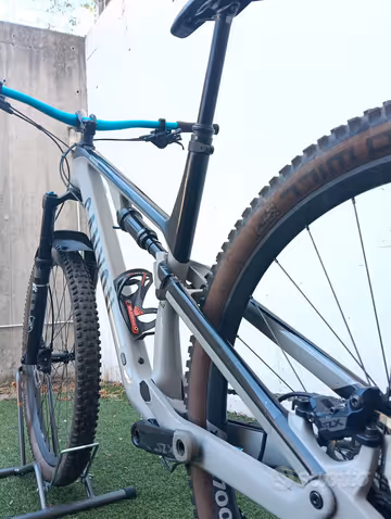 Used Canyon Neuron CF 8 2024 2024 Mountainbike, Light Gray, 29 — image 4 of 11