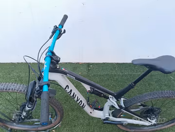 Used Canyon Neuron CF 8 2024 2024 Mountainbike, Light Gray, 29 — image 5 of 11