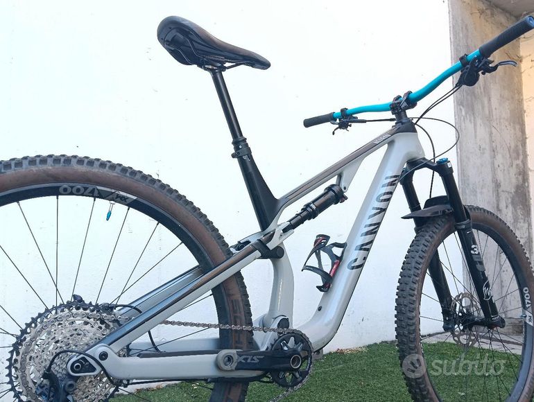 Canyon Neuron CF 8 2024 2024 Mountainbike usato, Grigio chiaro — immagine 6 di 11