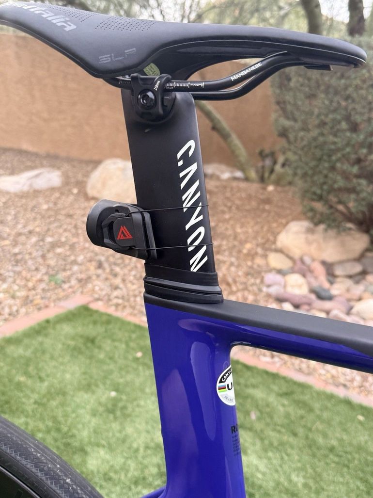 Canyon Aeroad CF SLX 8 eTap 2024 2024 Road & Gravel usato, Blu — immagine 4 di 12