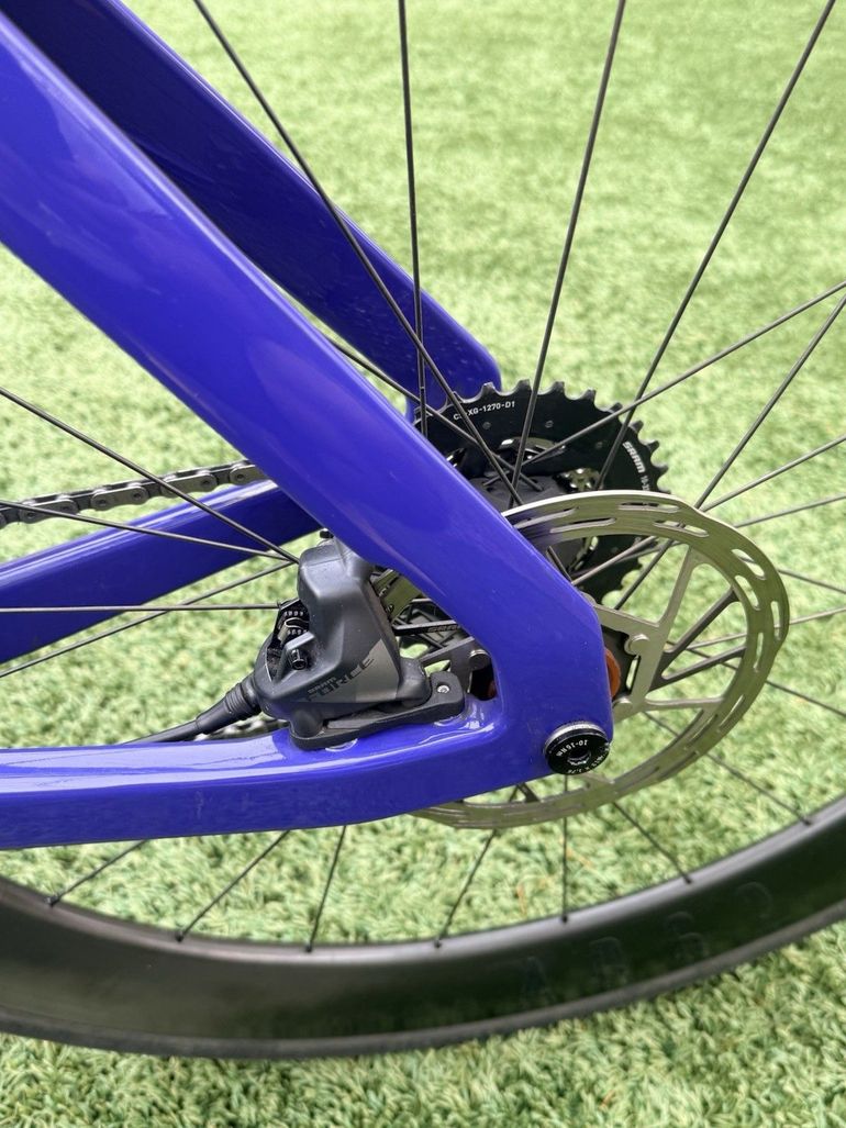 Canyon Aeroad CF SLX 8 eTap 2024 2024 Road & Gravel usato, Blu — immagine 7 di 12