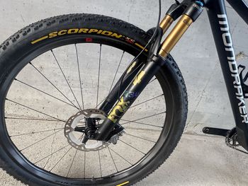Brugt Mondraker F-PODIUM RR 2024 2024 Mountainbike — billede 7 af 11