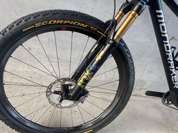 Używany Mondraker F-PODIUM RR 2024 2024 Mountainbike — zdjęcie 7 z 11