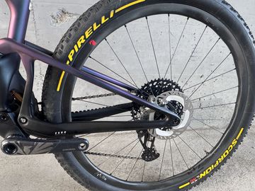 Używany Mondraker F-PODIUM RR 2024 2024 Mountainbike — zdjęcie 9 z 11