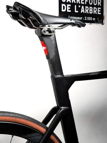 Used Merida Reacto Disc 9000-E 2021 2021 Road & Gravel, Black — image 17 of 24