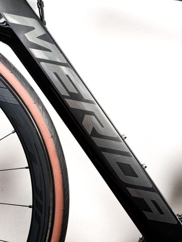 Used Merida Reacto Disc 9000-E 2021 2021 Road & Gravel, Black — image 14 of 24