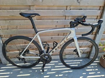 Brugt Trek Emonda Shimano 105 2022 Road & Gravel — billede 1 af 3