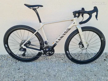 Canyon Grizl CF SLX 8 Di2 2024 2023 Road & Gravel usato