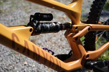 Used Canyon Torque 29 CF 7 2022 2022 Mountainbike, Orange, 29 — image 4 of 22