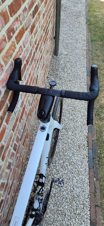 Used Cannondale SuperSix EVO Shimano 105 Di2 2024 Road & Gravel, White — image 8 of 11